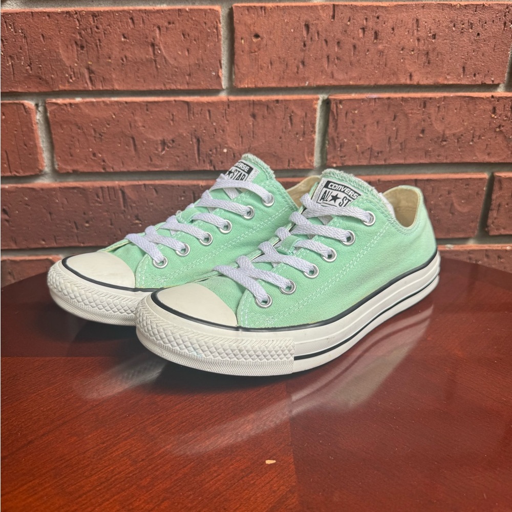 Converse - Low Top Sneakers